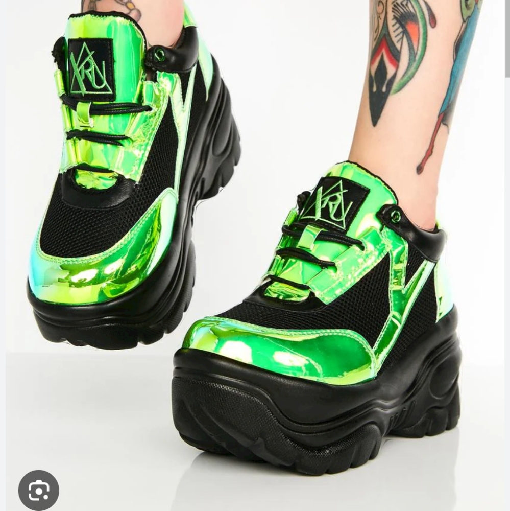 Y.r.u. Matrix green platform shoes